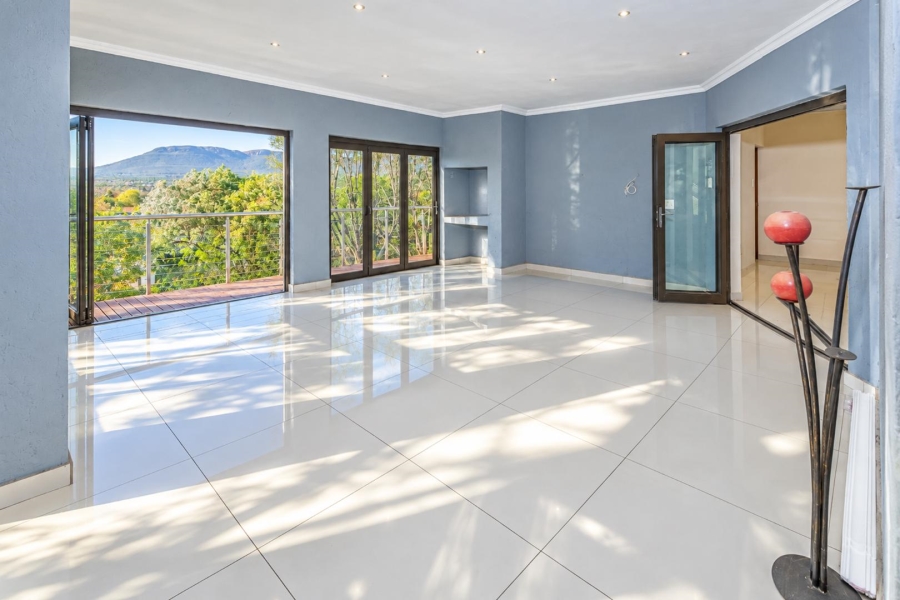 5 Bedroom Property for Sale in Birdwood Estate North West